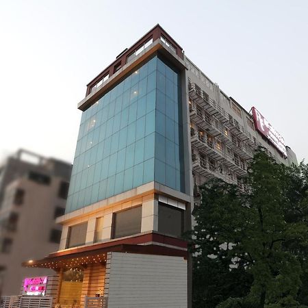 Regenta Central Noida, Sector 49 Екстер'єр фото