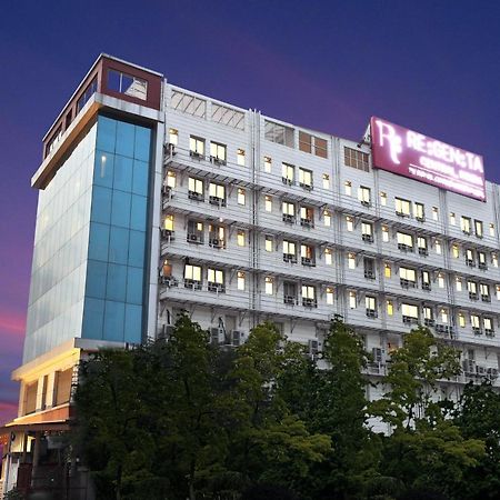 Regenta Central Noida, Sector 49 Екстер'єр фото