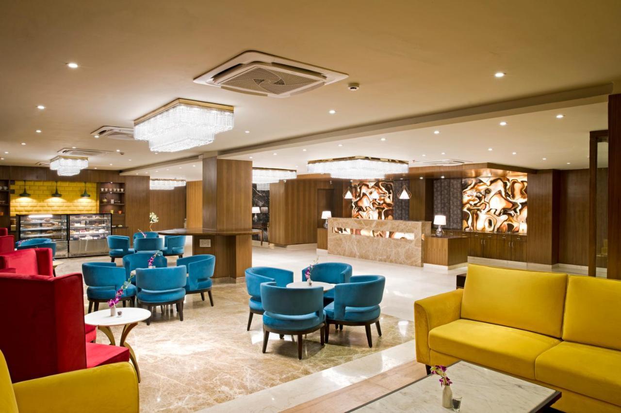Regenta Central Noida, Sector 49 Екстер'єр фото