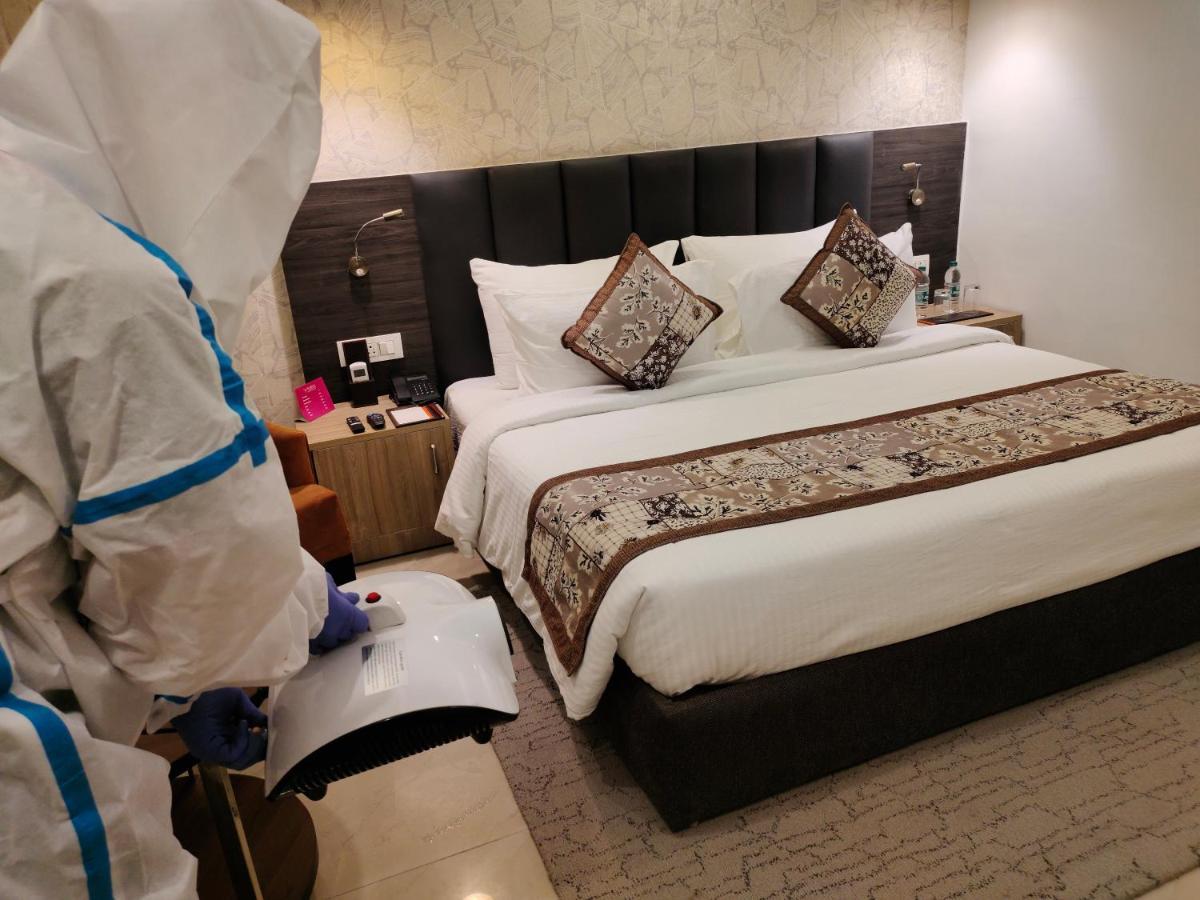 Regenta Central Noida, Sector 49 Екстер'єр фото