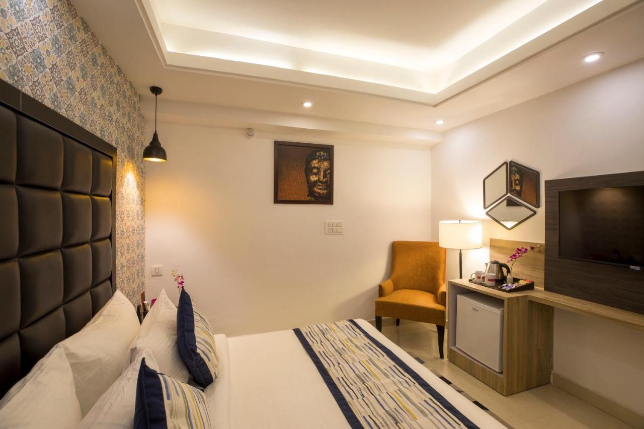 Regenta Central Noida, Sector 49 Екстер'єр фото