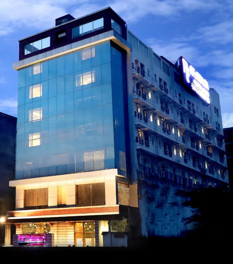 Regenta Central Noida, Sector 49 Екстер'єр фото